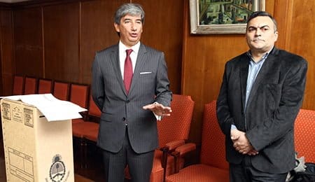 Conferencia de prensa para informar sobre las elecciones