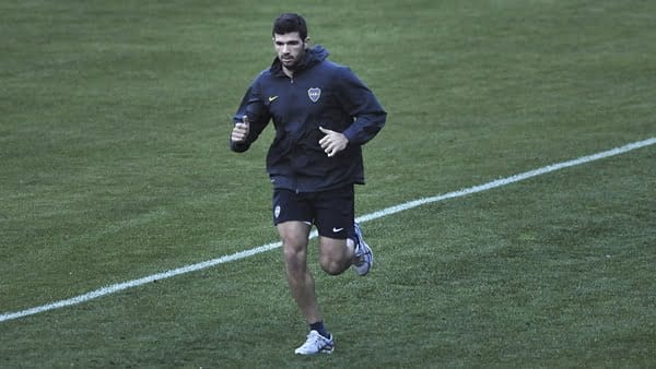 El pase del goleador Gigliotti a Boca es uno de los que está cuestionado por el organismo recaudador de impuestos.