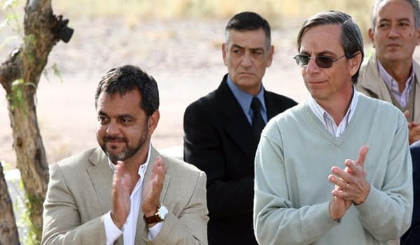 El ex ministro de Seguridad, Carlos Aranda, con el ex y nuevo jefe de la Policía, en mayo, durante un ejercicio organizado por la DEA estadounidense. Foto: Prensa Gobierno de Mendoza