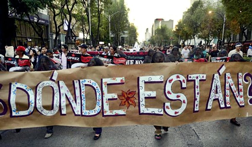 Mexicanos radicados en Estados Unidos salieron a las calles a protestar contra el presidente azteca por los estudiantes desaparecidos en Iguala. Foto: Twitter