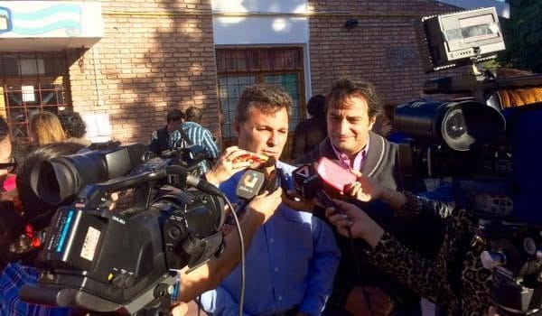 Roby y Pringles luego de la votación del candidato de la CGT en la interna del FpV. Foto: Twitter @leanrobert1