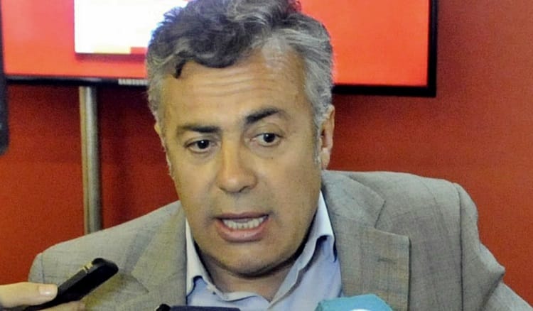 Alfredo Cornejo viajó a Estados Unidos a hacer relaciones con Universidades y financistas en su carácter de gobernador electo.