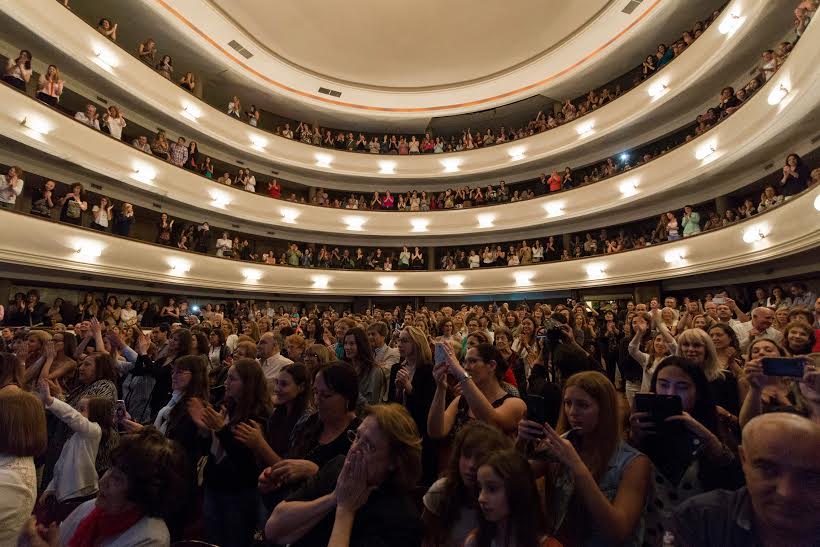La baliarina, Paloma Herrera, se despidió de su carrera artística, en el Teatro Independencia, de la ciudad de Mendoza. Lo hizo con la obra "Giselle", y estuvo acompañada por las primeras figuras y solistas del Ballet Estable del Teatro Colón dirigido por Maximiliano Guerra.